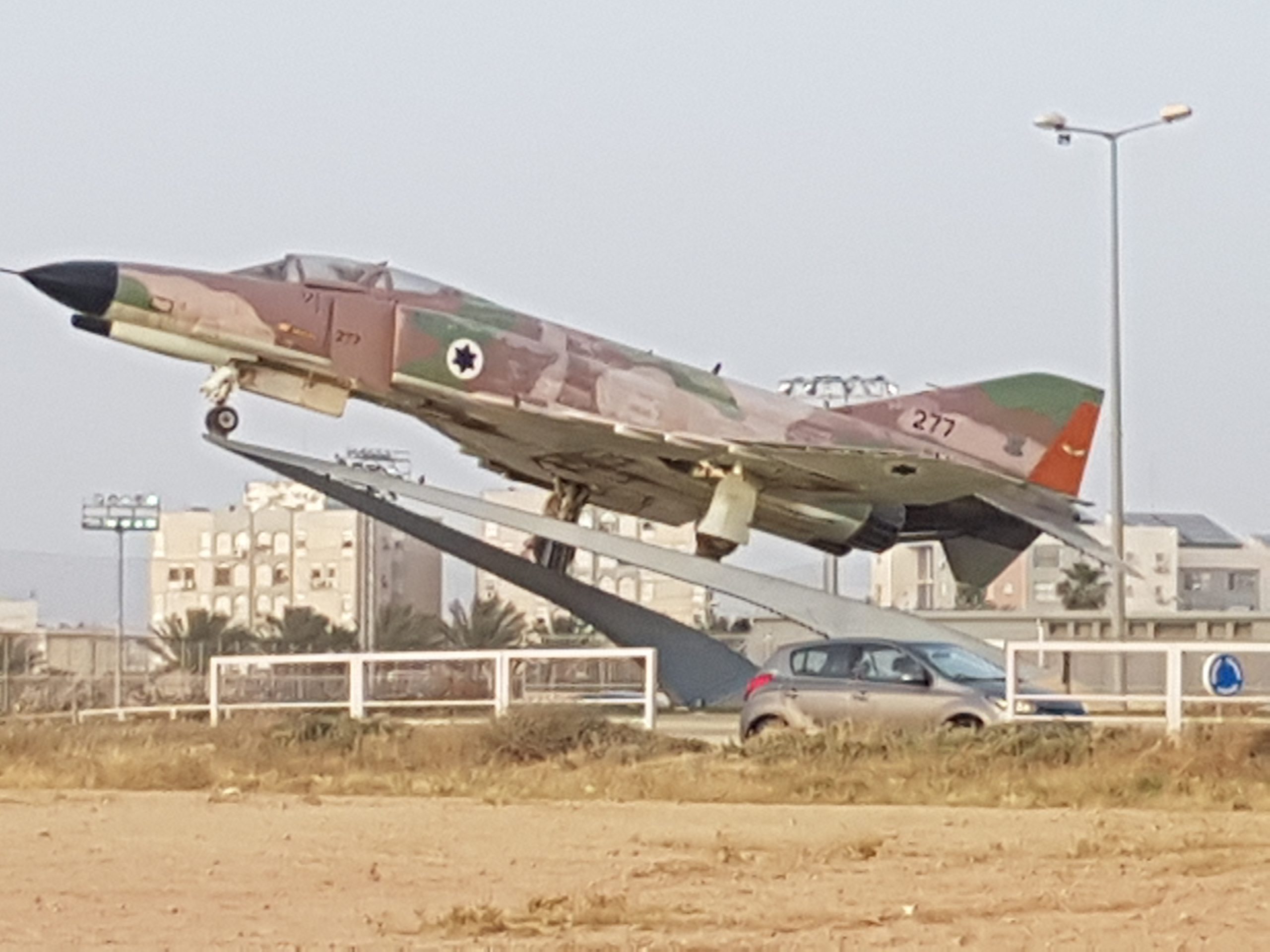 תמונת הכותרת של יגאל חזן