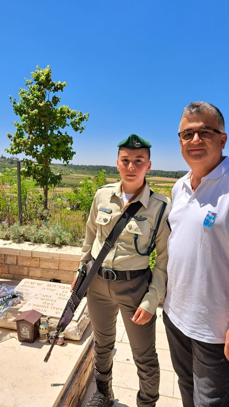 תמונה לזכר אברהם ששון