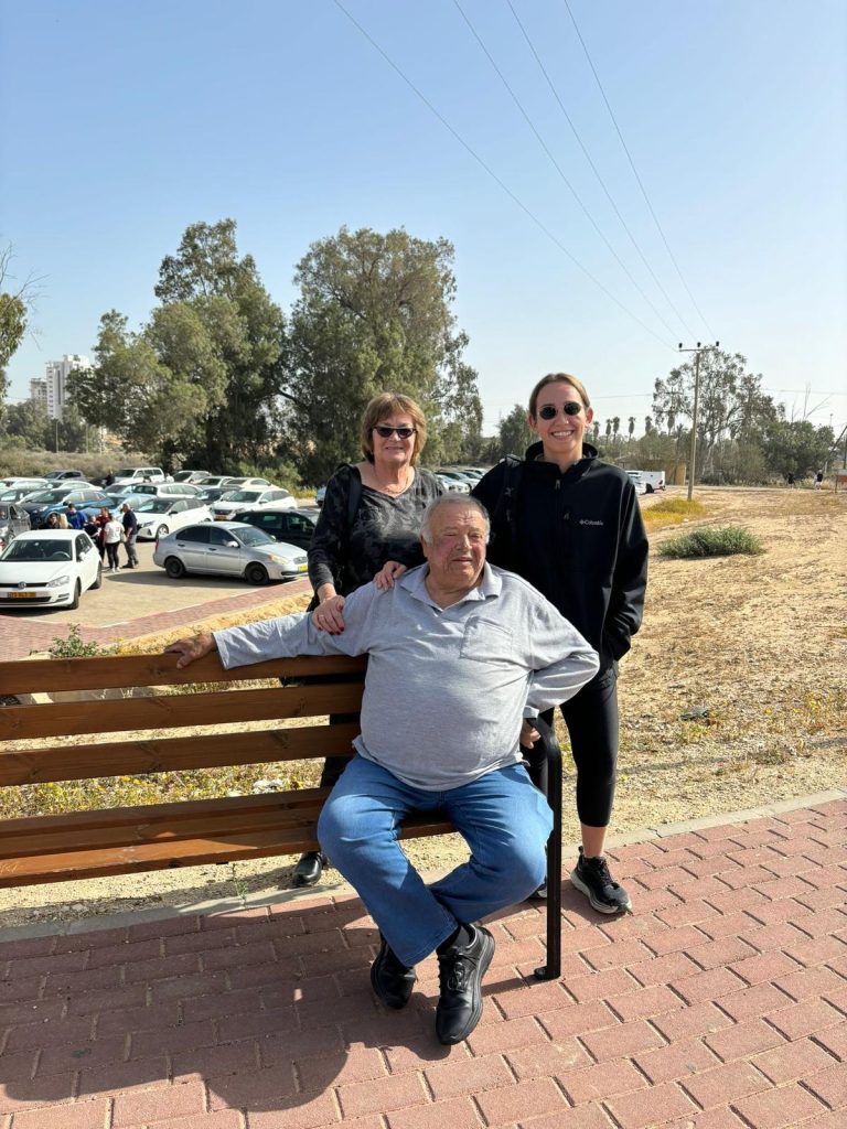 תמונה לזכר שלמה יערי