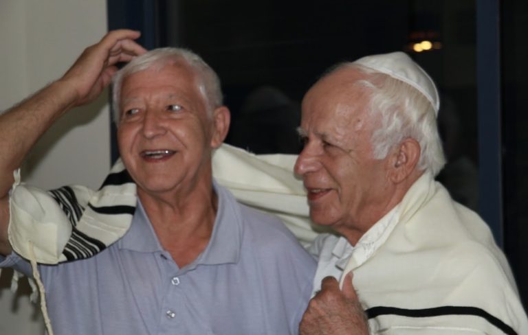 תמונה לזכר אליהו חוטה