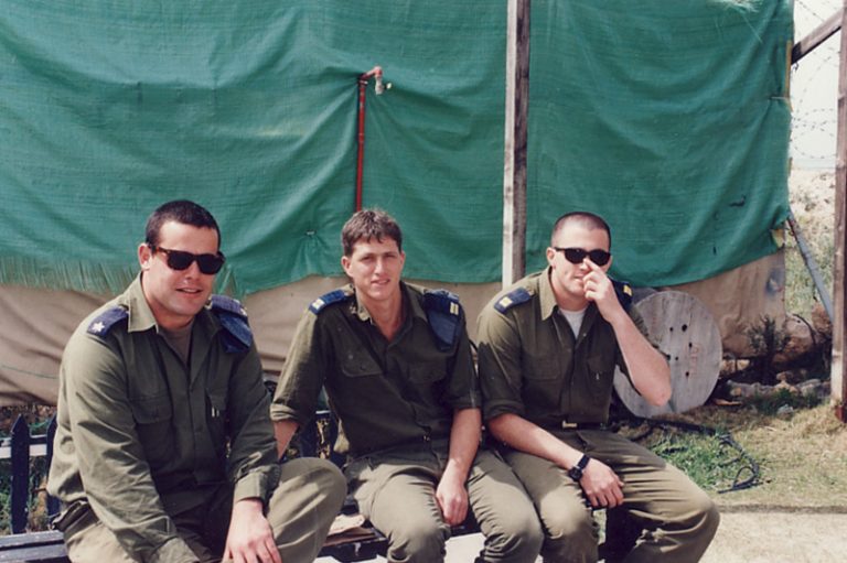 תמונה לזכר רם לוינס