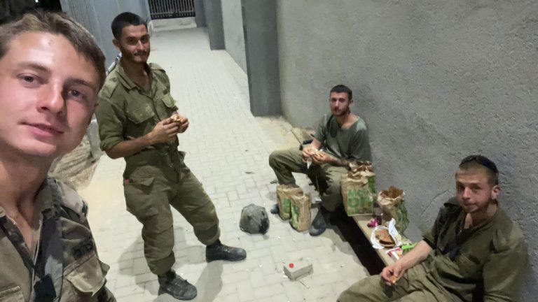 תמונה לזכר תומס אדזיגאוסקס