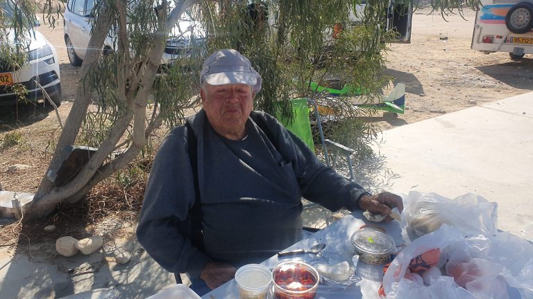תמונה לזכר שלמה יערי