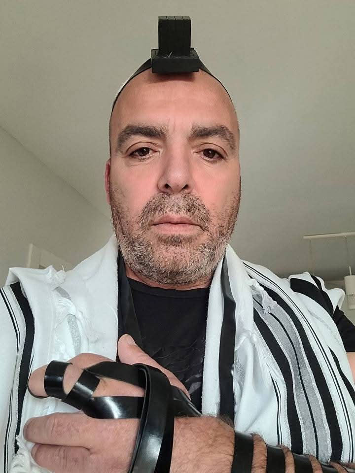 תמונה לזכר אורי בטיטו
