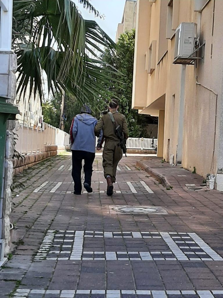 תמונה לזכר אליהו חוטה