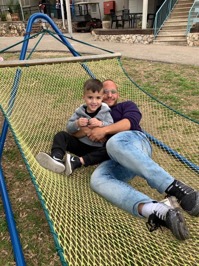 תמונה לזכר ויקטור לגזיאל